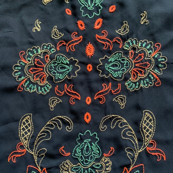 NWT Blu Pepper embroidered racer back tank - Picture 2 of 6